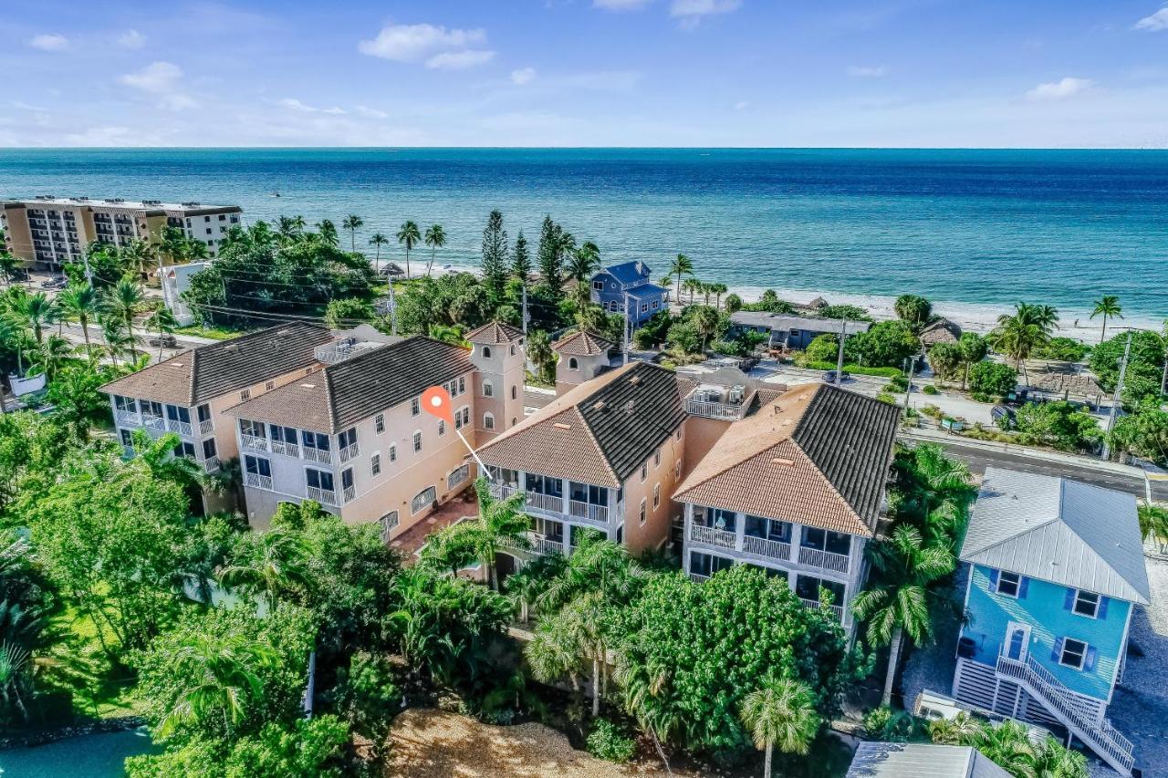 Whitecap Condo Beachfront Splendor Fort Myers Beach Exterior photo