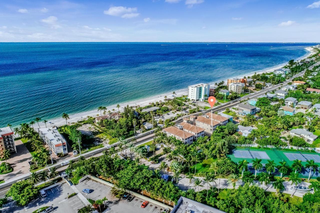 Whitecap Condo Beachfront Splendor Fort Myers Beach Exterior photo